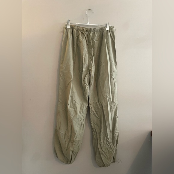 The Workshop (Boutique Brand) Army Green Parachute Pants - Picture 3 of 4